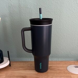 Owala Navy Blue Tumbler with Straw